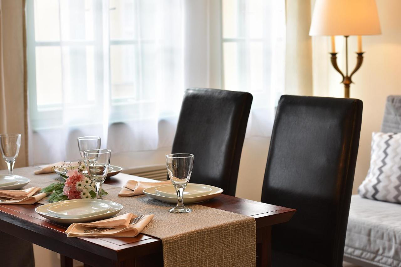 Nobles Apartamento *